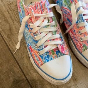 HR women’s sneakers size 11